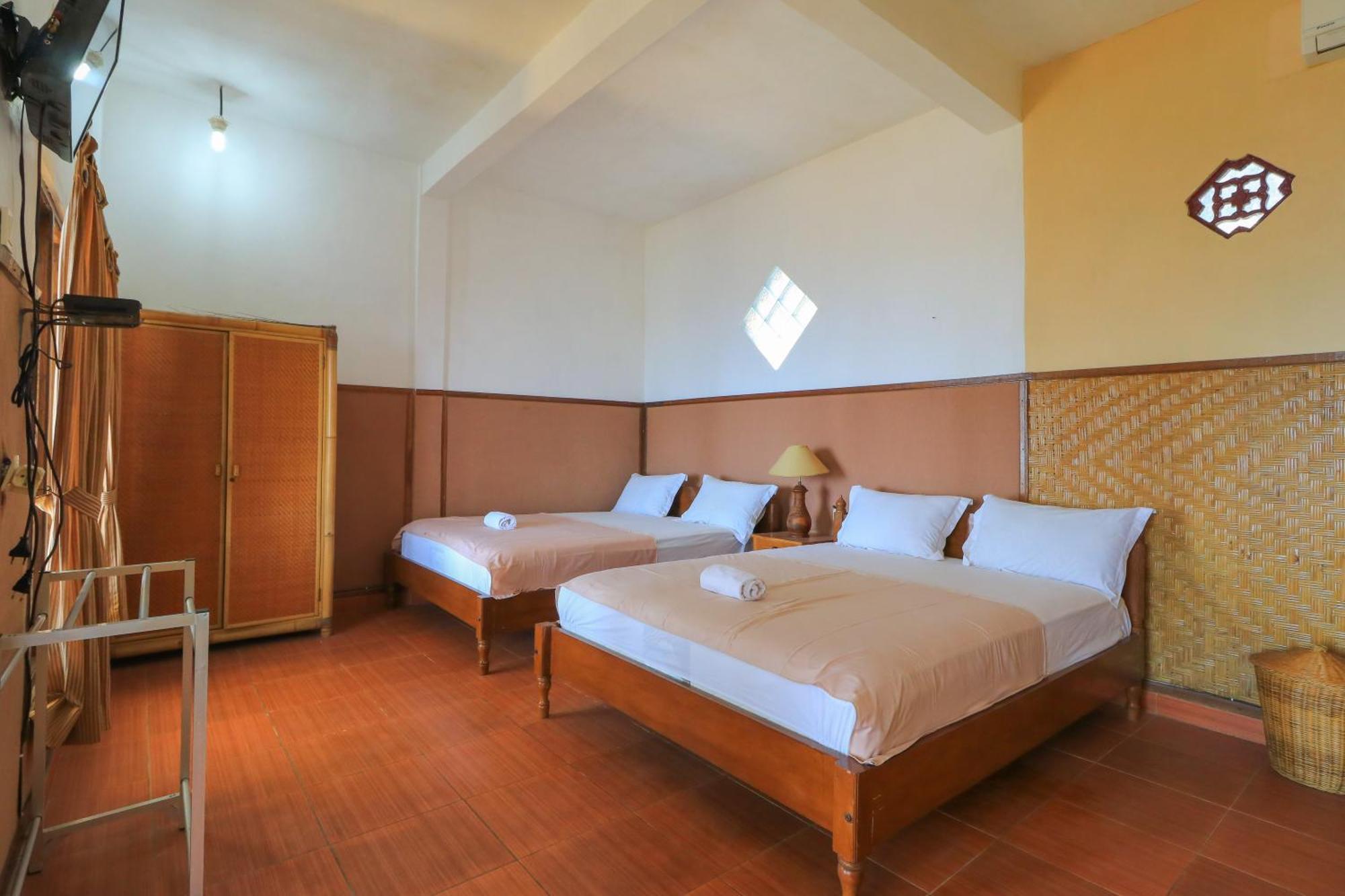 Hotel Tara Bar & Resto Air Sanih Kubutambahan  الغرفة الصورة