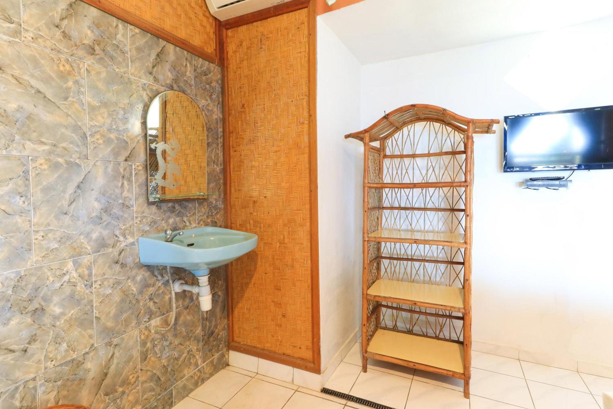 Hotel Tara Bar & Resto Air Sanih Kubutambahan  الغرفة الصورة